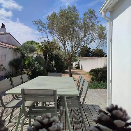 Le Patio Chaleureuse Maison A 150 Metres De La Le Bois-Plage-en-Ré