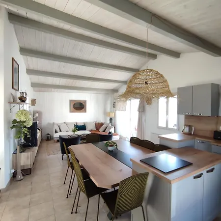 Le Patio Chaleureuse Maison A 150 Metres De La * Le Bois-Plage-en-Ré