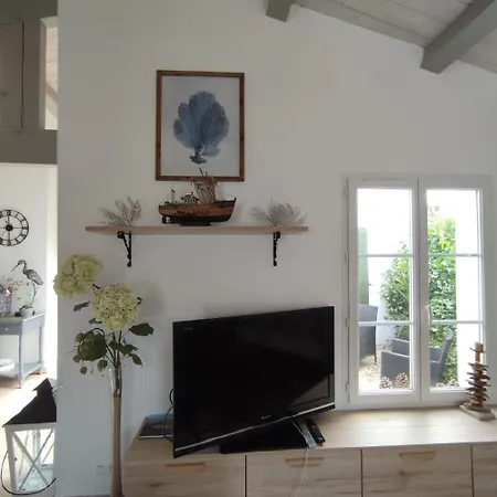 Holiday home Le Patio Chaleureuse Maison A 150 Metres De La Le Bois-Plage-en-Re